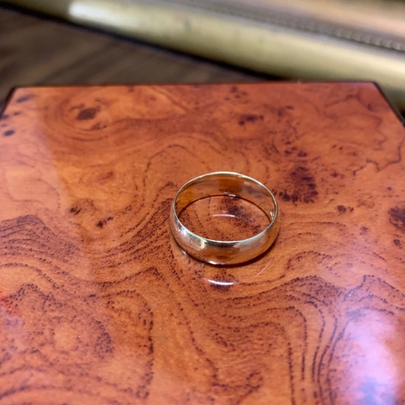 SOLID 14K YELLOW GOLD RING - Picture 2 of 2